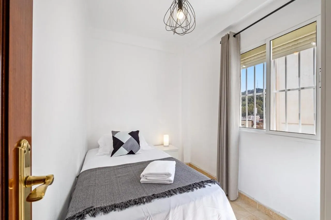 3 Bedroom Apartment Near City Centre Màlaga