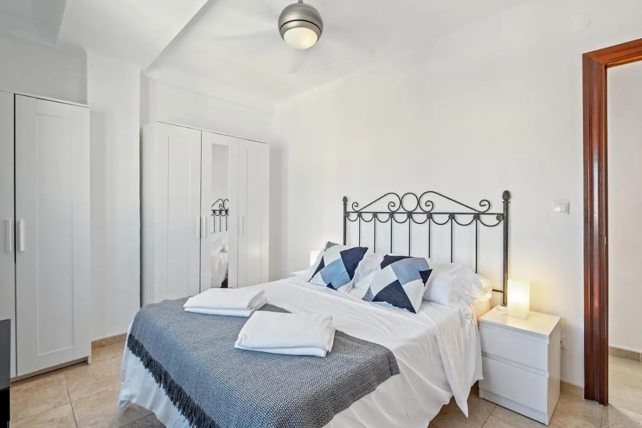 3 Bedroom Apartment Near City Centre Màlaga